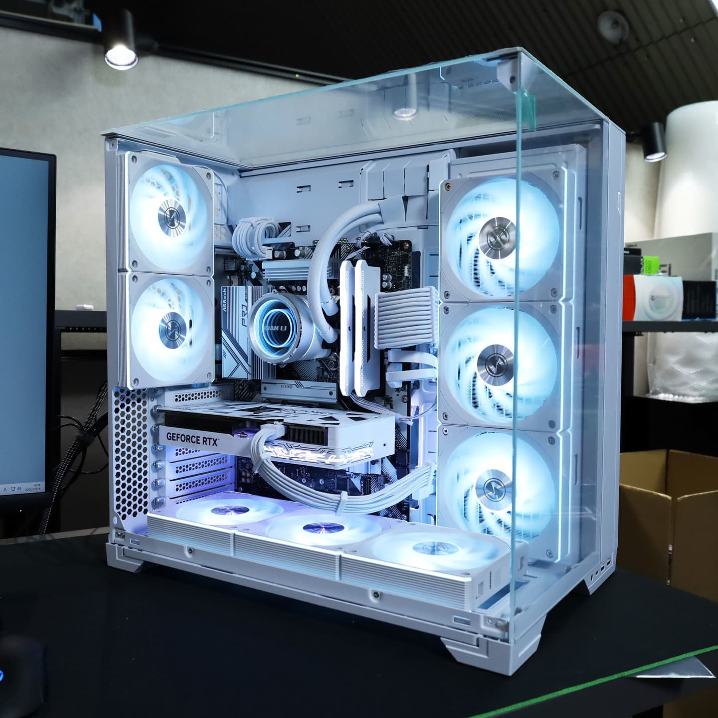 lian li dynamic mini
